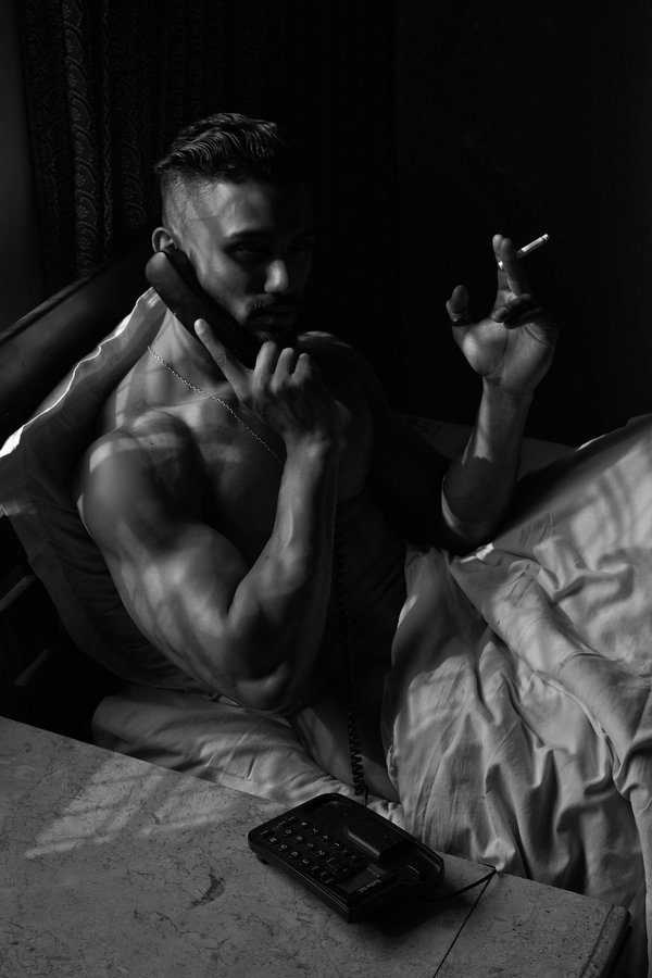 Découvrez l'univers sensoriel du téléphone rose : fantasmes et plaisir